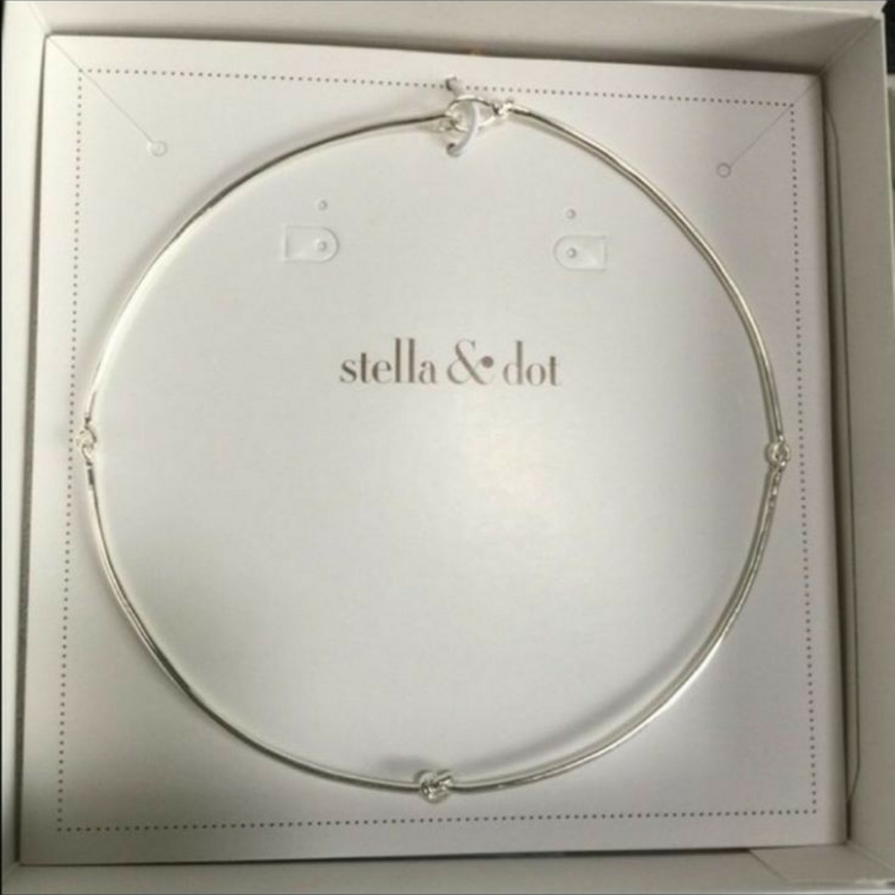 S&D simple knot set hoop earrings and collar